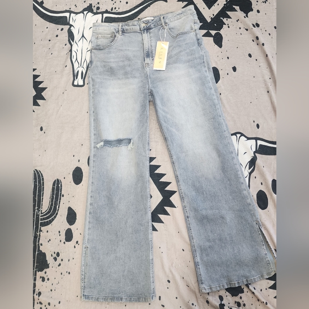 Risen Jeans